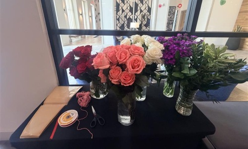 flower bouquets on a large table