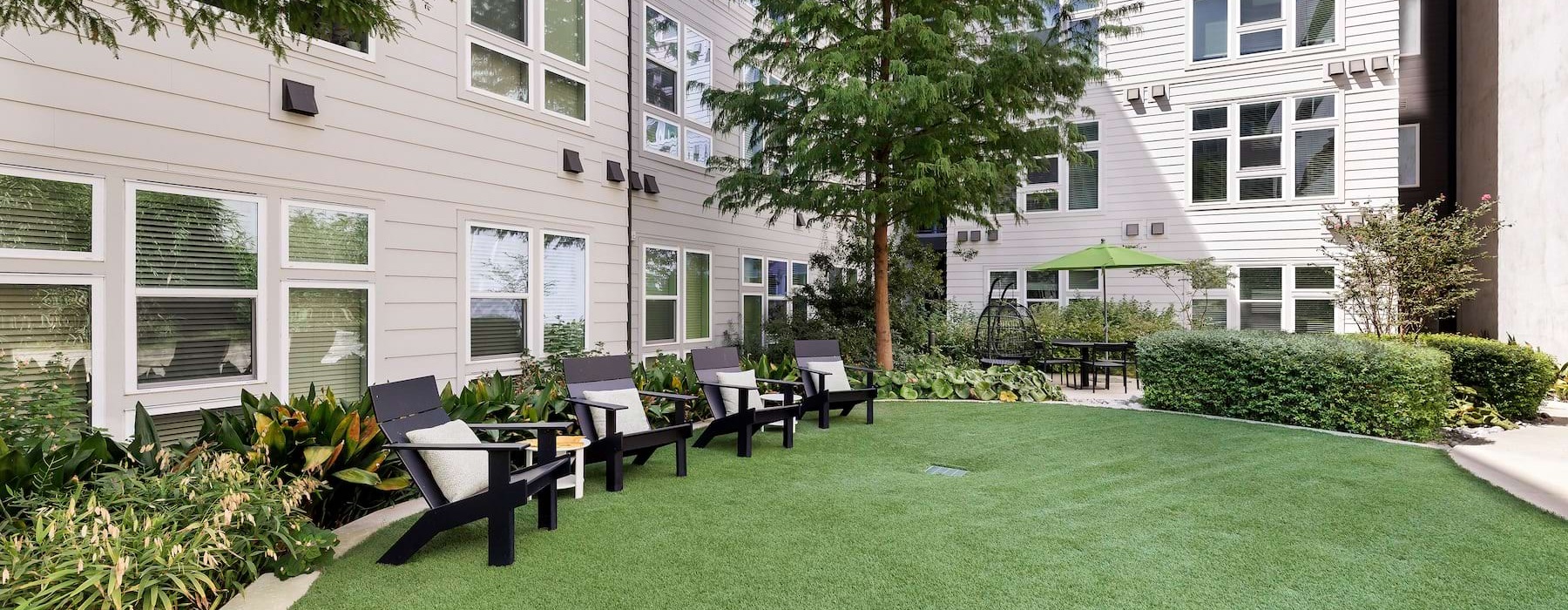 courtyard area between buildings